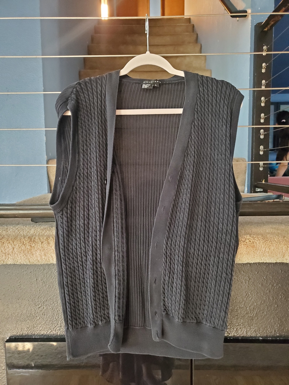 Sleeveless Cable-Knit Cardigan Vest - Black